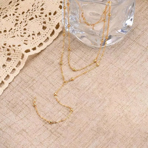 A delicate necklace for her